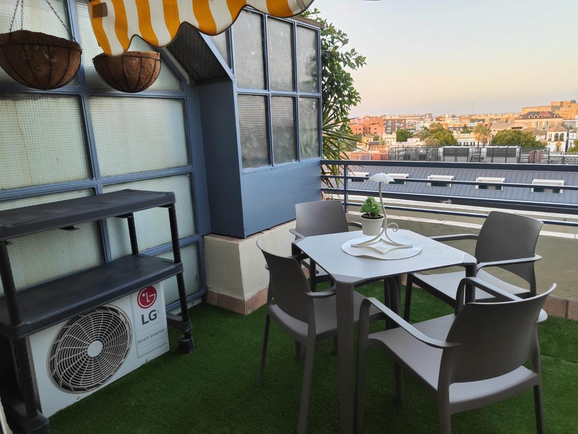 Agradable Duplex Terraza Virgen Del Rocio Apartment Sevilla Exterior foto